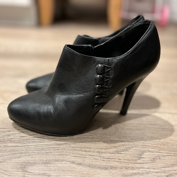Blank Heeled Booties, Size 8 - Picture 2 of 3